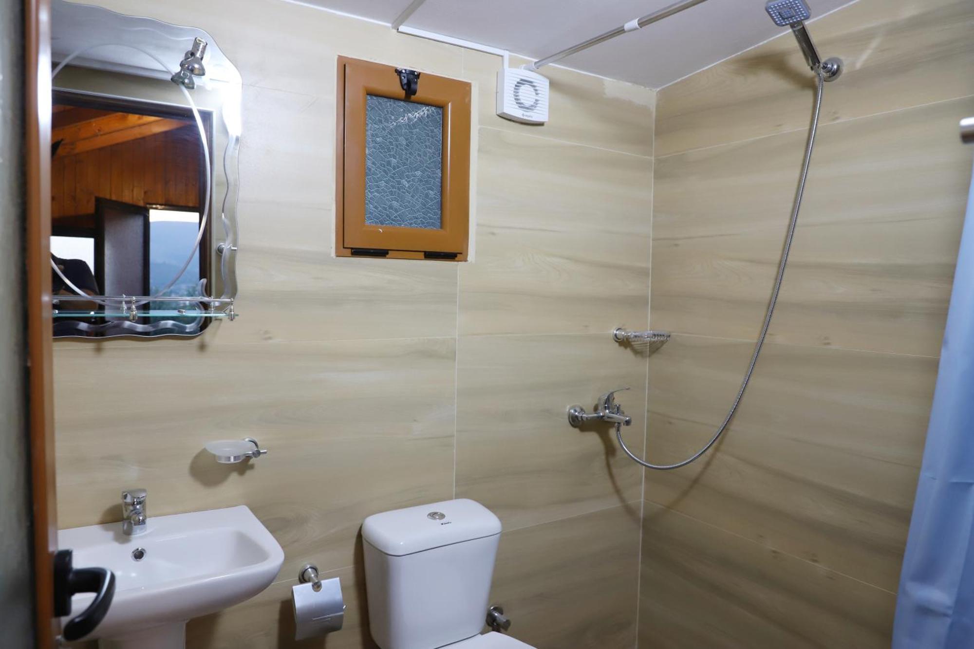 Affittacamere Bujtina Musta Berat Esterno foto